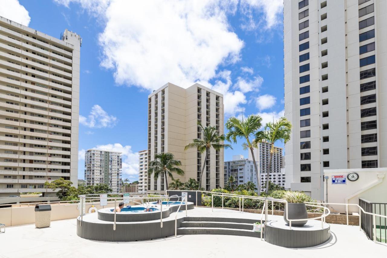 Waikiki Banyan 1Br With Great Ocean Views, Steps To Beach & Parking! Honolulu Exterior photo
