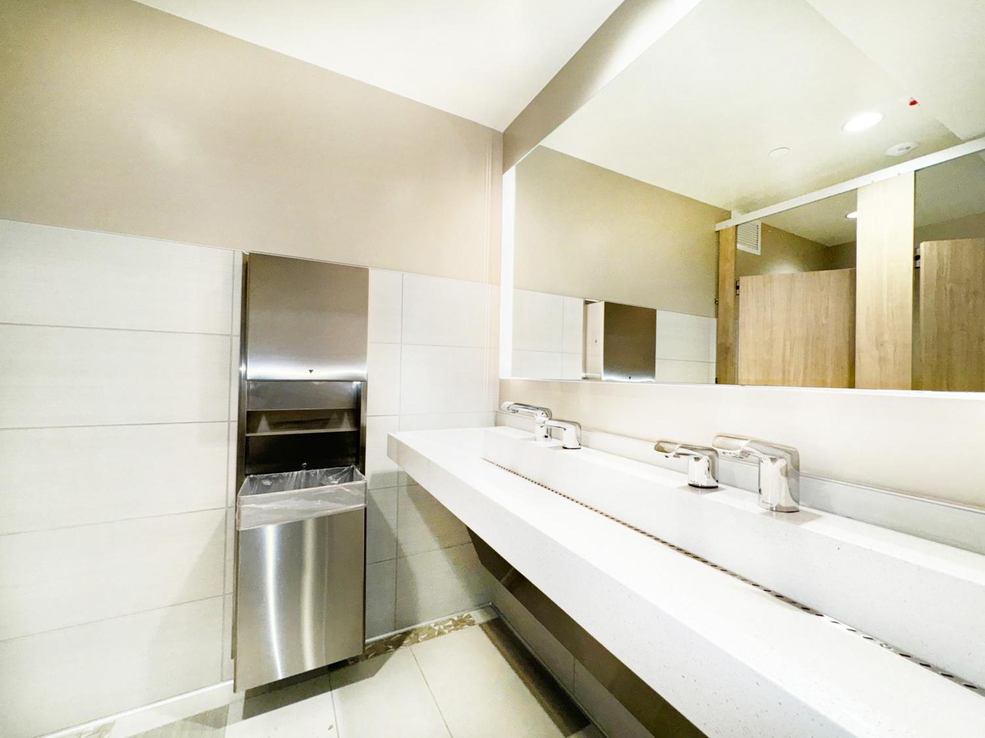Waikiki Banyan 1Br With Great Ocean Views, Steps To Beach & Parking! Honolulu Exterior photo
